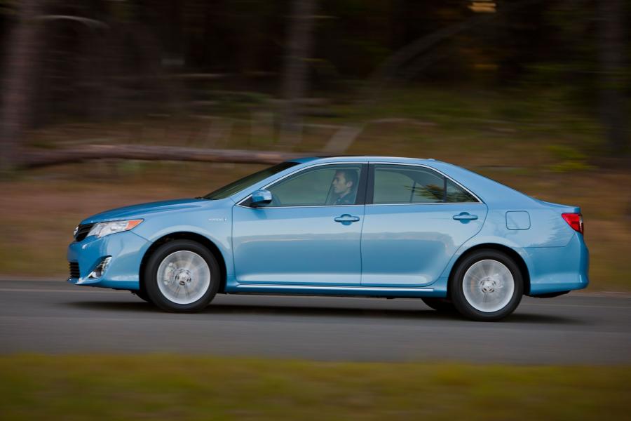  Toyota Camry Hybrid 2012 года  (фото 47 из 71)
